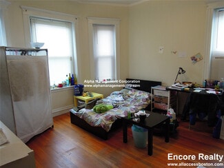 17-19-19 Washington St S Unit 104, Malden, MA 02148