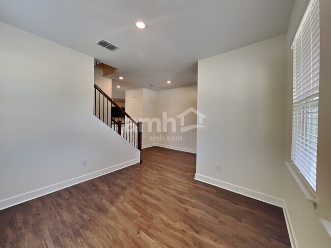 3204 Artemisia Ln, Wesley Chapel, FL 33543 - photo 6