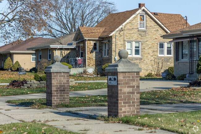 Homes in Endee are closely spaced along residential blocks.