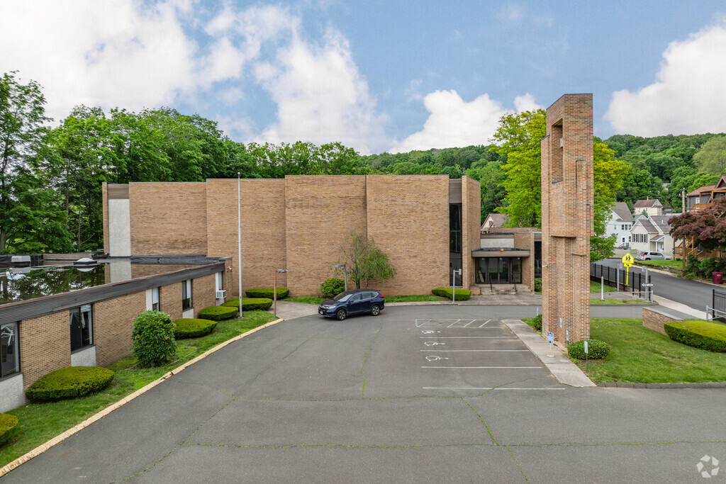 Bais Yaakov of Waterbury High School at 66 Buckingham St, Waterbury, CT 06710.