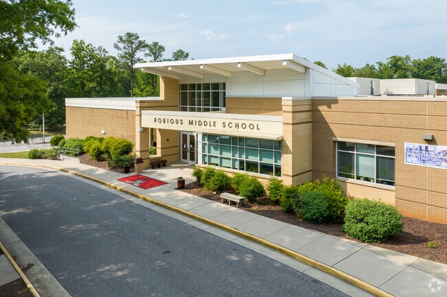 Robious Middle School is located right next the elementary school.