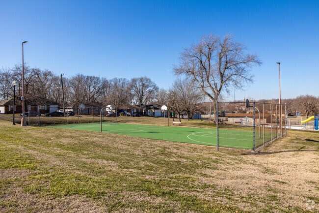 Basketball court at Silver Springs Park