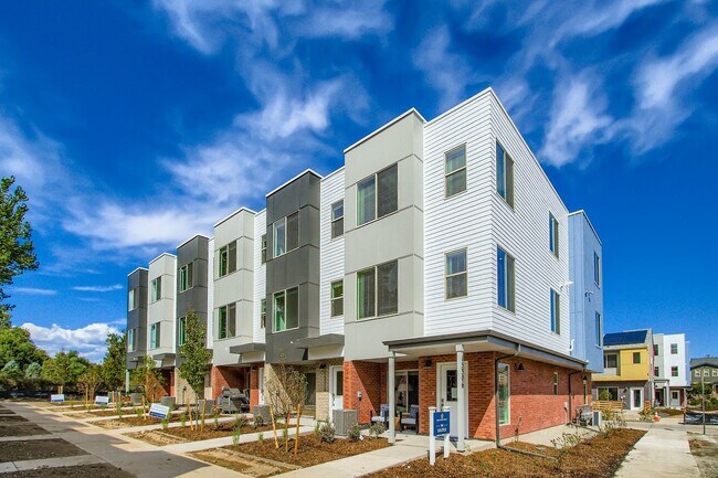 15316 W 69th Dr, Arvada, CO 80007 - photo 2