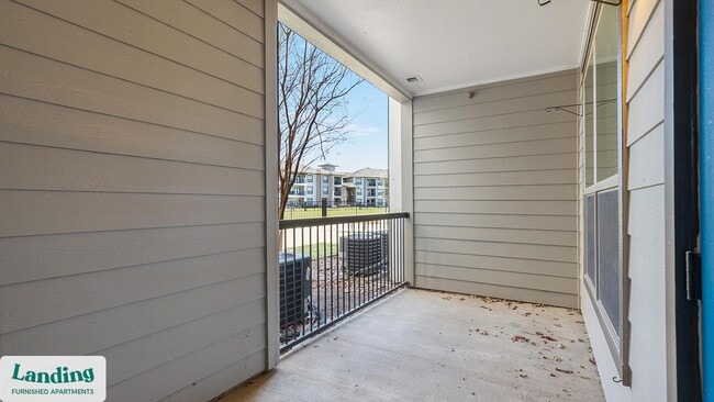 2090 Sundance Pkwy unit 1104, New Braunfels, TX 78130 - photo 3