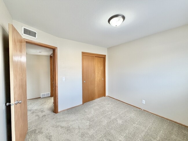 1320 N Randall Ave unit 4, Janesville, WI 53545 - photo 2
