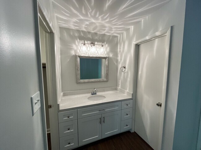 132 Manhattan Ct unit 132 Manhattan Court, Cary, NC 27511 - photo 7