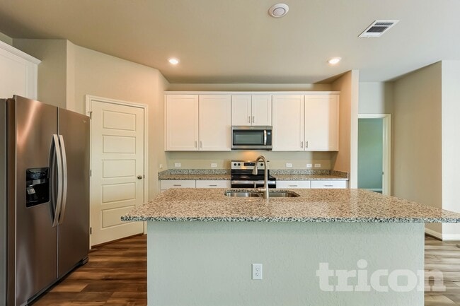 13542 Paxton Blvd, Saint Hedwig, TX 78152 - photo 6