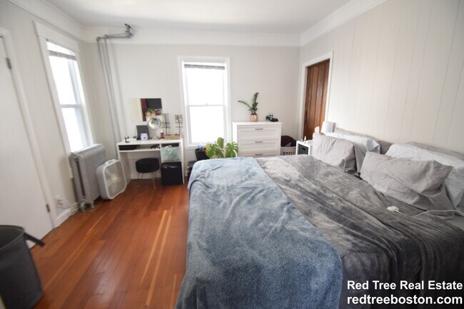 80 Carroll St unit 2, Chelsea, MA 02150 - photo 2