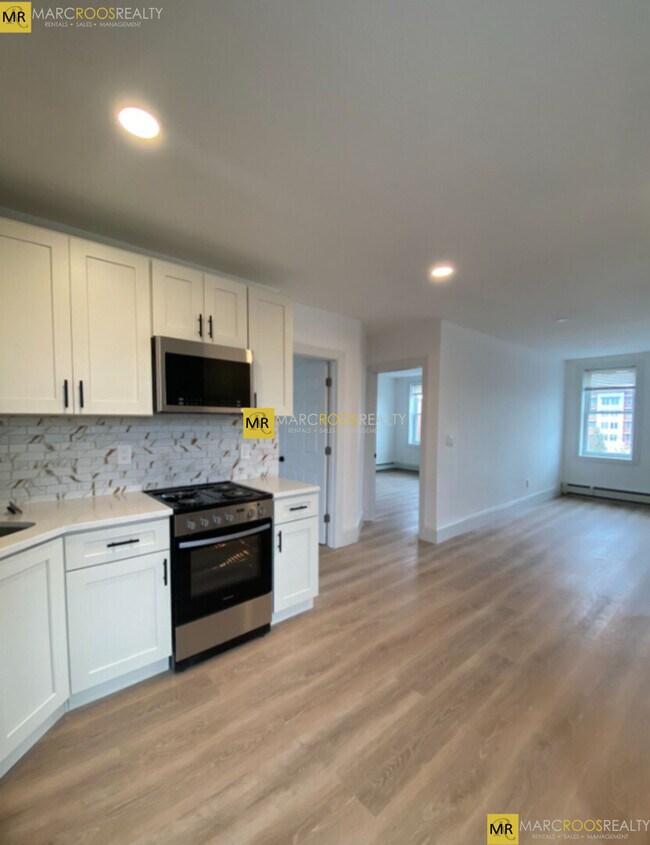 113 Orleans St Unit 7, Boston, MA 02128