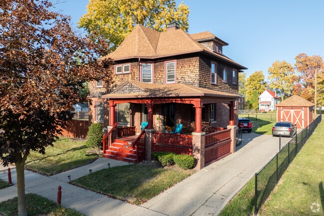 Original Arts & Crafts homes in Cathedral District are part of the historic register.