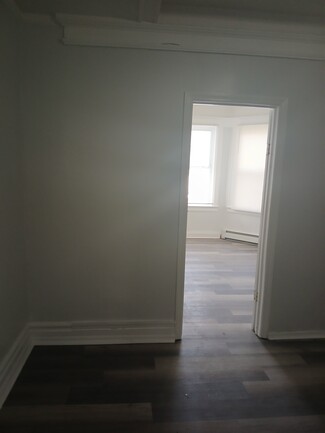 787 S 17th St, Newark, NJ 07103
