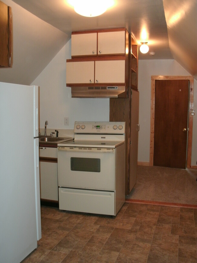 414 S Jefferson St Unit Apartment 4, Huntington, IN 46750