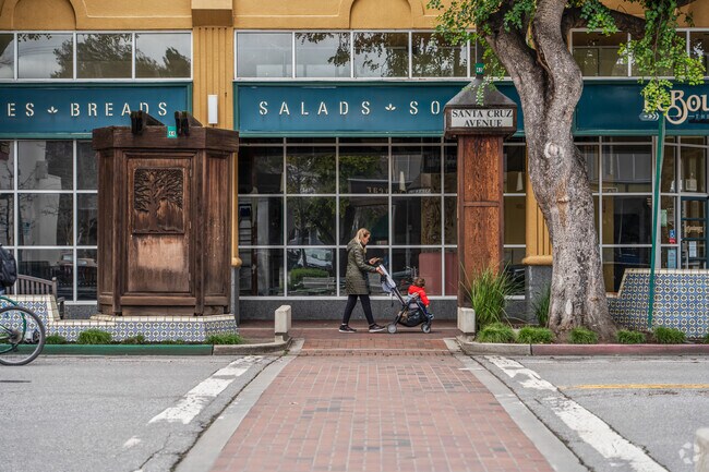 Strolling through the charm of downtown Menlo Park near Lindenwood.