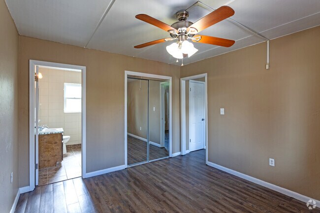 1B, 1BA - 540 SF, Bedroom