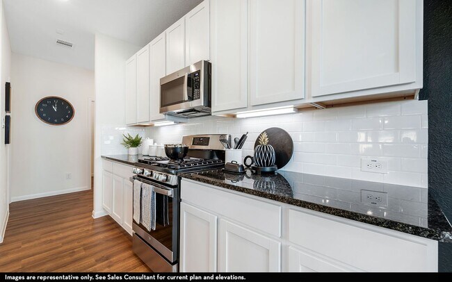 11114 Hollinger Cir, Converse, TX 78109 - photo 6