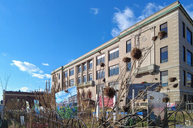 Webster Extension in Everett has 171 students total.