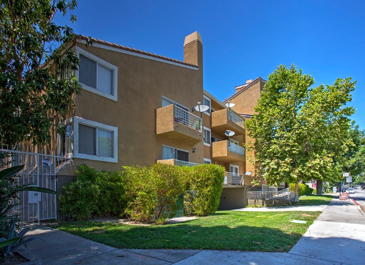 Paramount Villas, Paramount, CA 90723 - photo 1