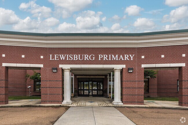 Lewisburg Primary School is a public school serving grades P-2 in Olive Branch.