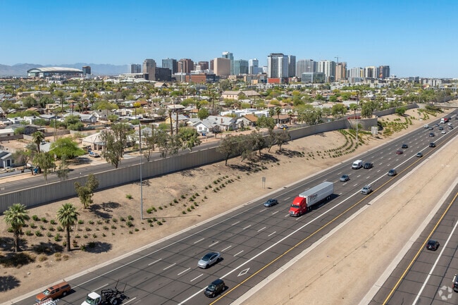 Garfield has incredible proximity to Downtown Phoenix and Interstate 10.