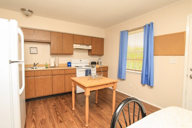 1025 N Jefferson St unit 1025 N. Jefferson, Lincoln, IL 62656 - photo 5