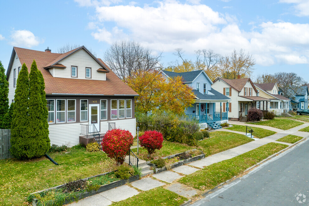 Neighborhood_Hilltop_v01_12.19.23