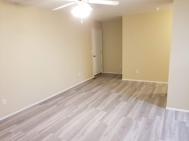 1048 NE Warner Place unit 1, Bend, OR 97701 - photo 7