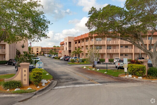 Royal Park Garden Senior Condos, discover tranquil retirement living in Oriole neighborhood.