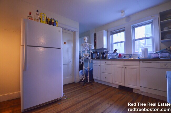 149 Calumet St unit 1, Roxbury Crossing, MA 02120 - photo 3