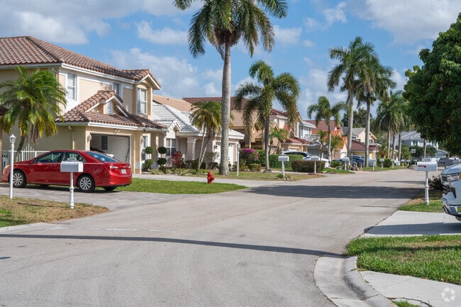 Boca Chase features a few different home styles for buyers to choose from.
