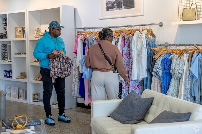 Fab'rik has women's apparel and accessories.