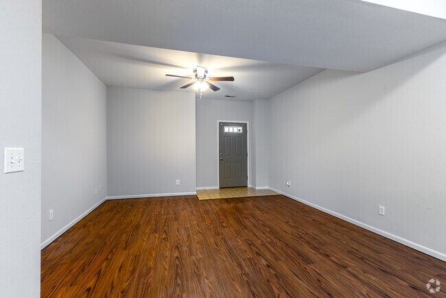 4BR, 3BA - 1813SF
