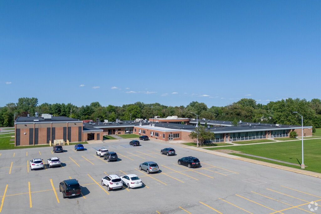 Ledgeview Elementary School in Clarence is ranked 7th in best public elementary schools in area.