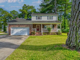 21 Bayview Dr, Poquoson, VA 23662