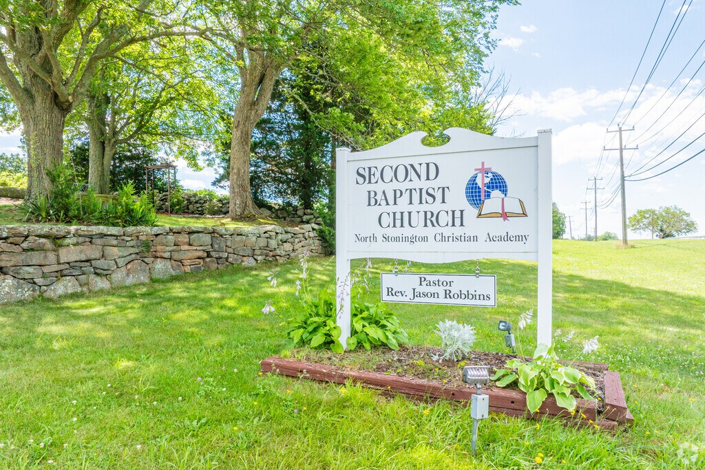 North Stonington Christian Academy is located in North Stonington, CT.