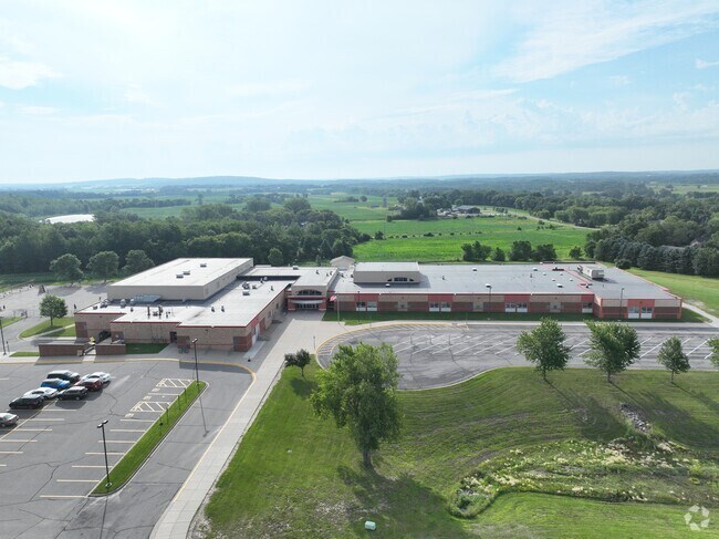 Albany Elementary School lies in northern Albany.