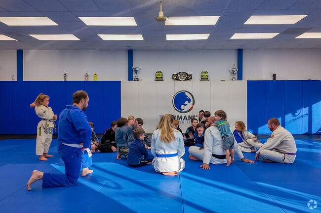 Team Mannon Brazilian Jiu-Jitsu Academy is located near the Murphy neighborhood in Blacksburg.