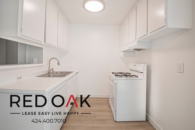 8309 Cedros Ave unit 210, Panorama City, CA 91402 - photo 3