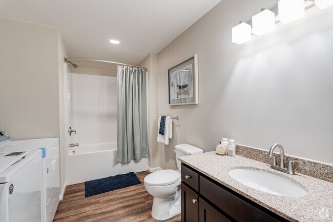 2 BR, 2 BA, 1294 SF