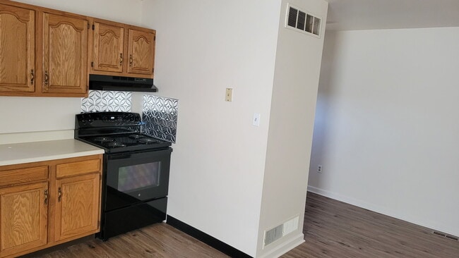 1464 N 11th St unit B, Reading, PA 19604 - photo 7