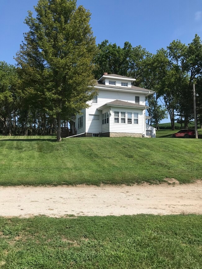 27419 Elmtree Rd, Treynor, IA 51575 - photo 2