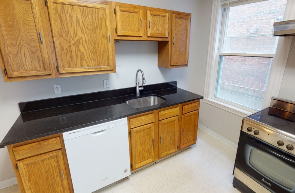 13 Pleasant St unit 1, Cambridge, MA 02139 - photo 1