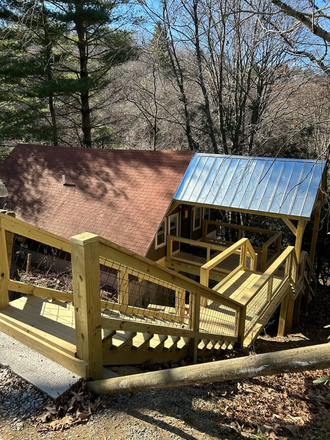 750 Galax Cir, Blowing Rock, NC 28605