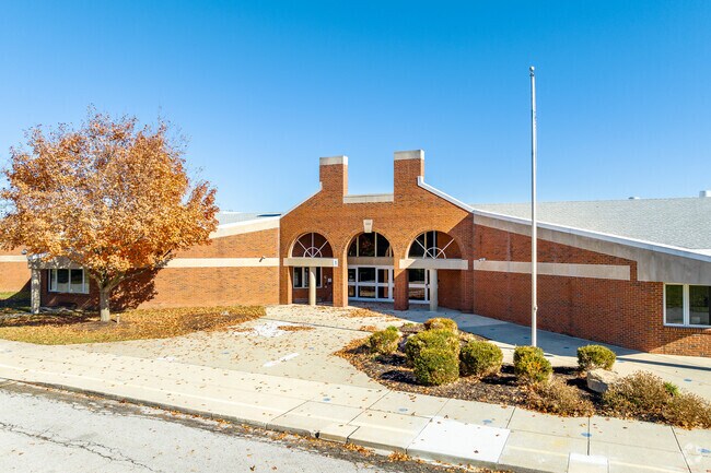 Worthington Park Elementary School near Worthington Crossing serves the children in grades K-5.