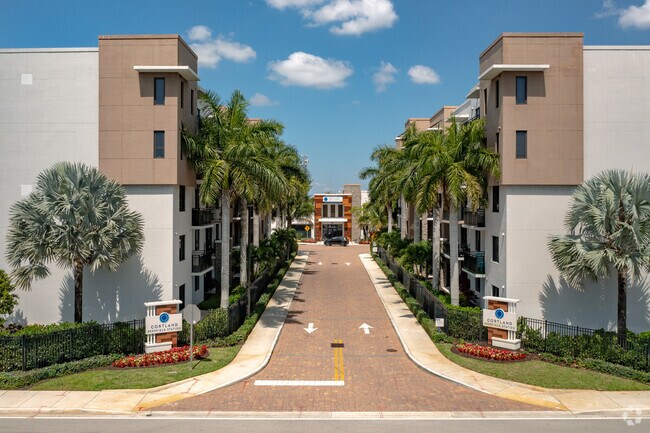 Cortland Deerfield Station offers modern apartments in Deerfield West.