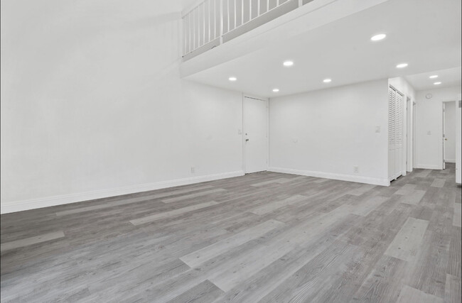 4925 Indian Wood Rd unit Tara Hills Condo, Culver City, CA 90230 - photo 2