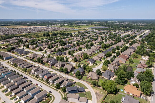 West 62 lies west of I-49 at the rural edges of Fayetteville.