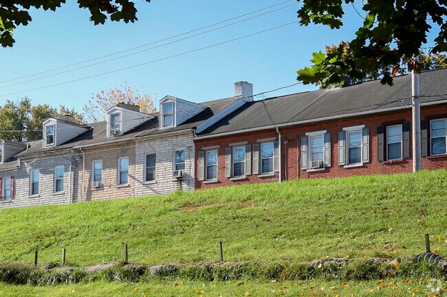 Wrightsville extends for approximately one mile, running north to south, along the riverbank.