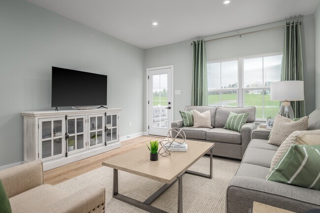 31000 Blooming Ln, Olmsted Falls, OH 44138 - photo 4