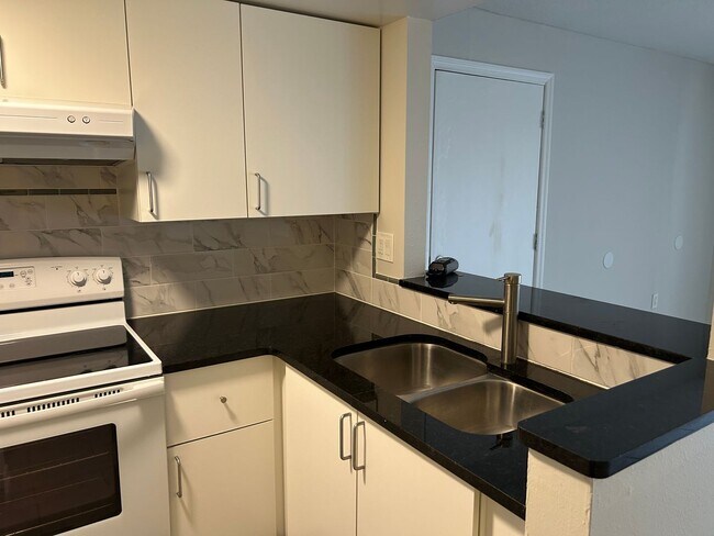 608 Orange Dr unit 181, Altamonte Springs, FL 32701 - photo 2