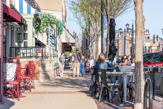 Dining options are plentiful in and around South Carol Stream.